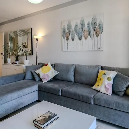 Royal Parkside Apartment