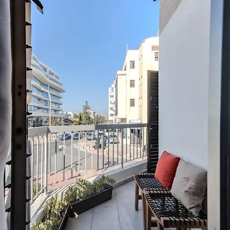 Royal Parkside Apartment